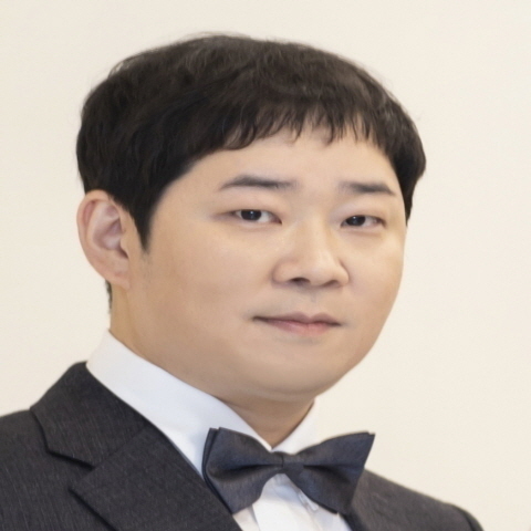 Jinwoong Kim